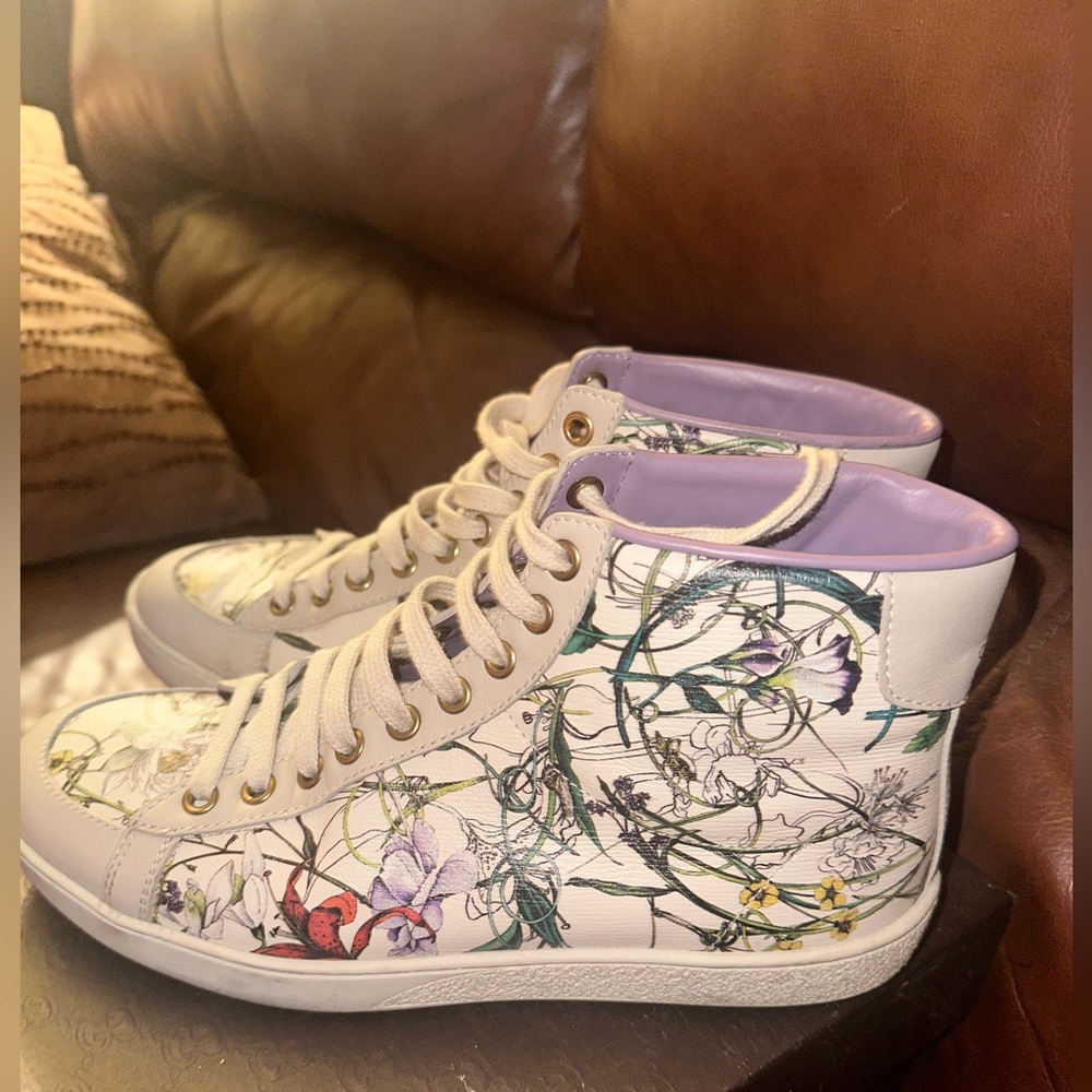 Gucci Women Sneakers
